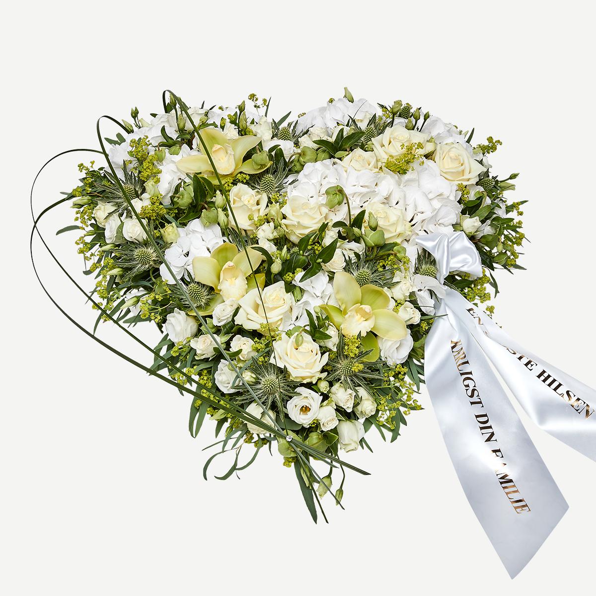 Blomsterhjerte med bånd i klassisk stil - creme